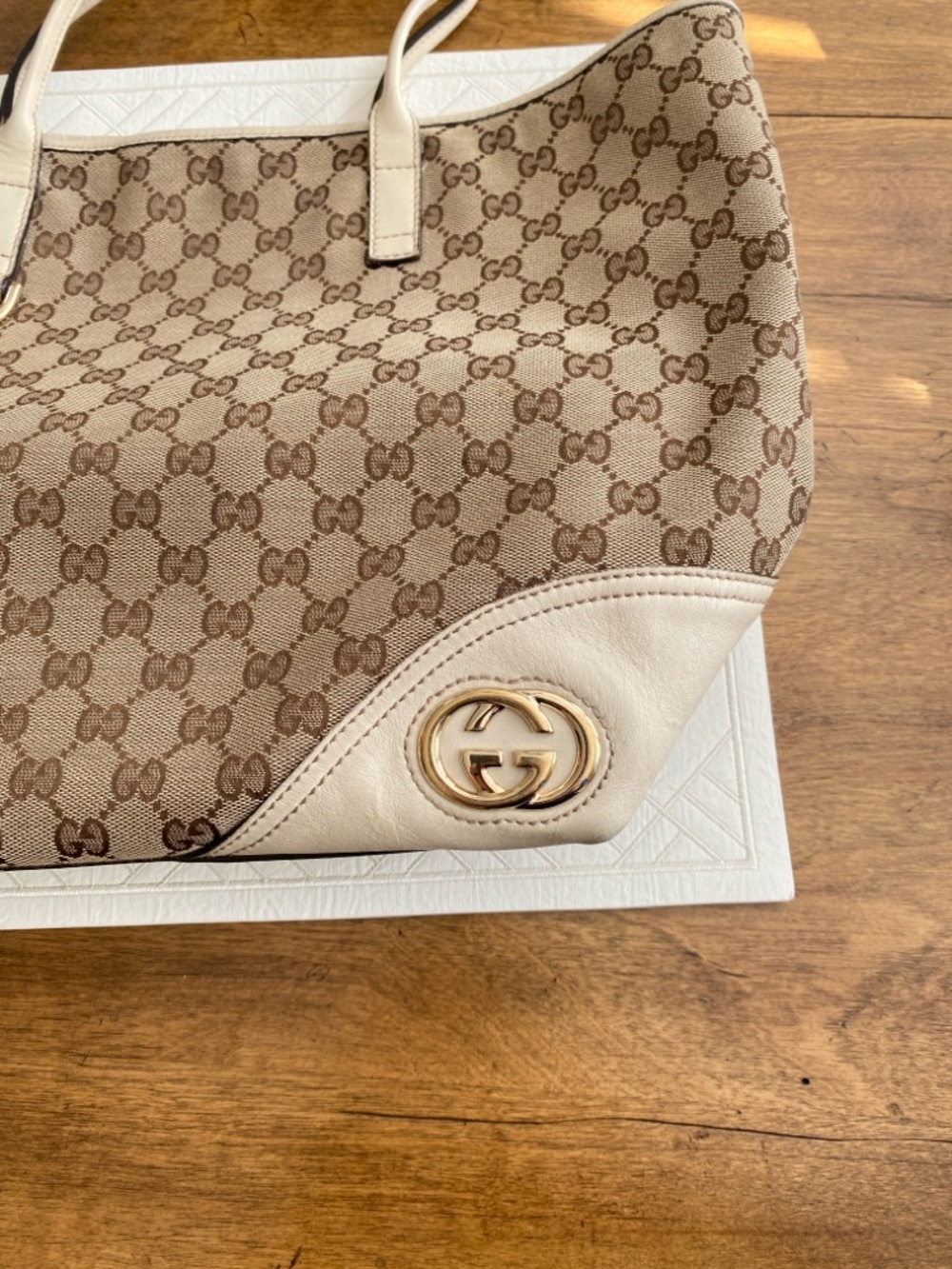 Gucci Britt Tote Bag - Picture 4 of 7